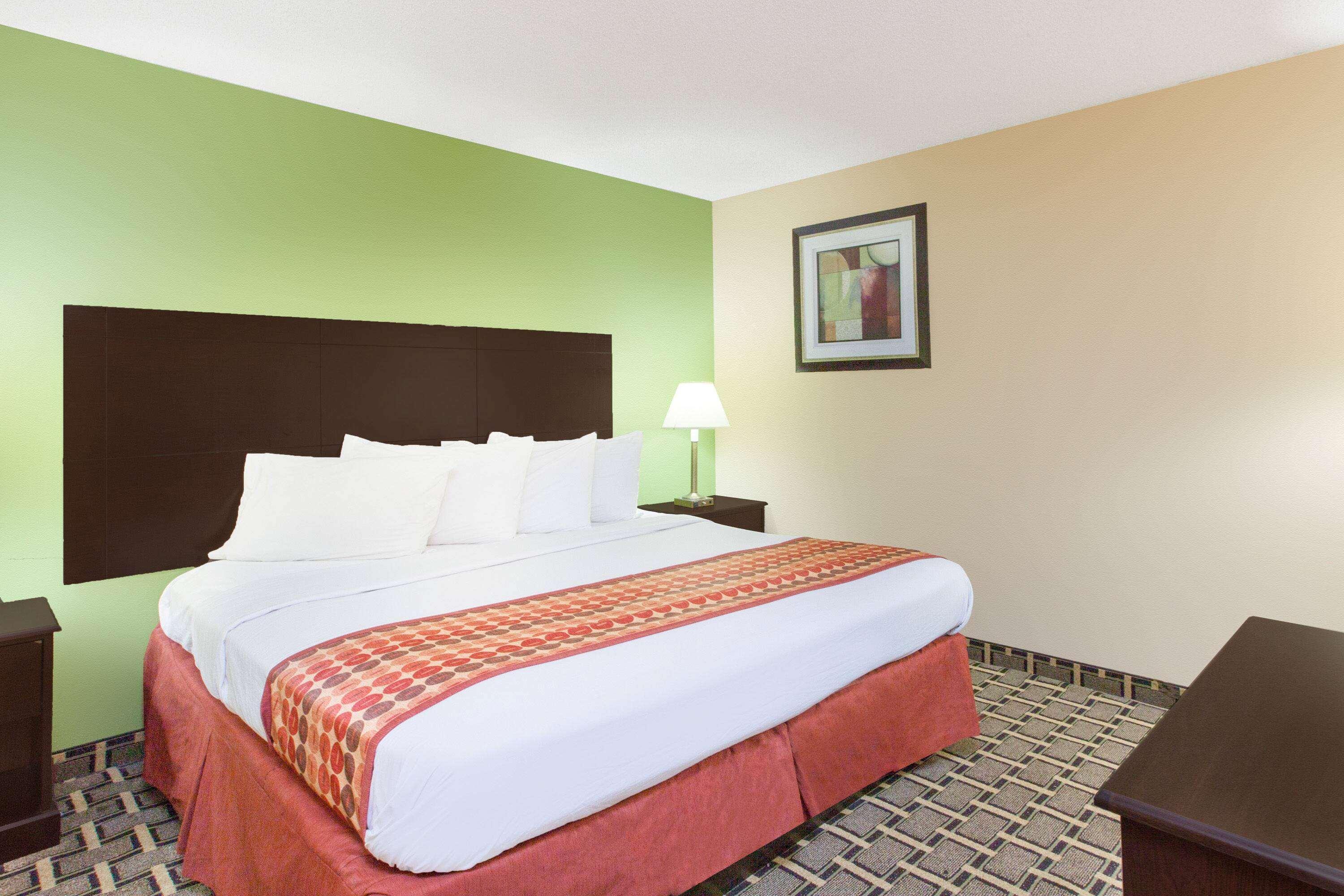 Days Inn & Suites By Wyndham Madison Heights Mi מראה חיצוני תמונה
