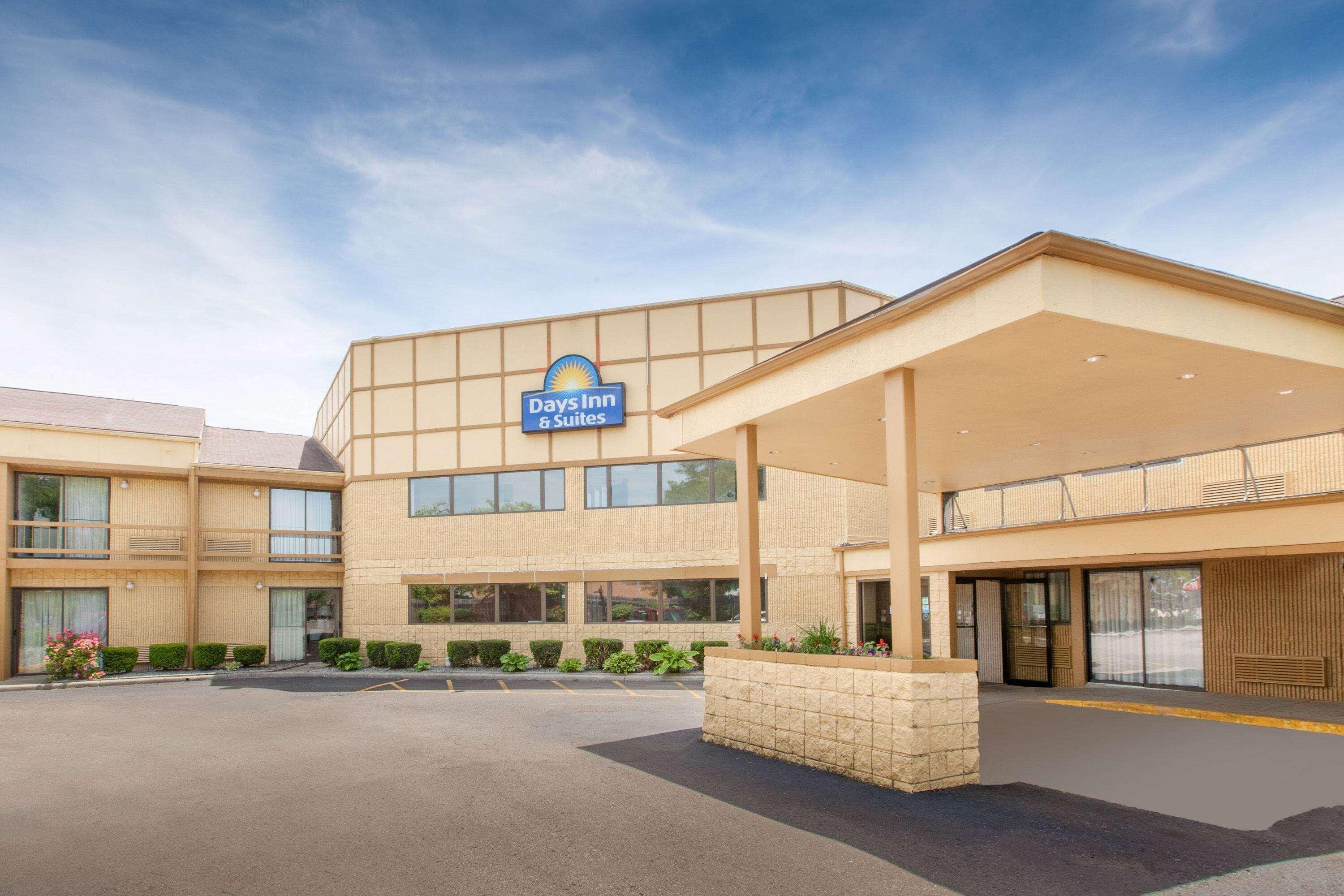 Days Inn & Suites By Wyndham Madison Heights Mi מראה חיצוני תמונה