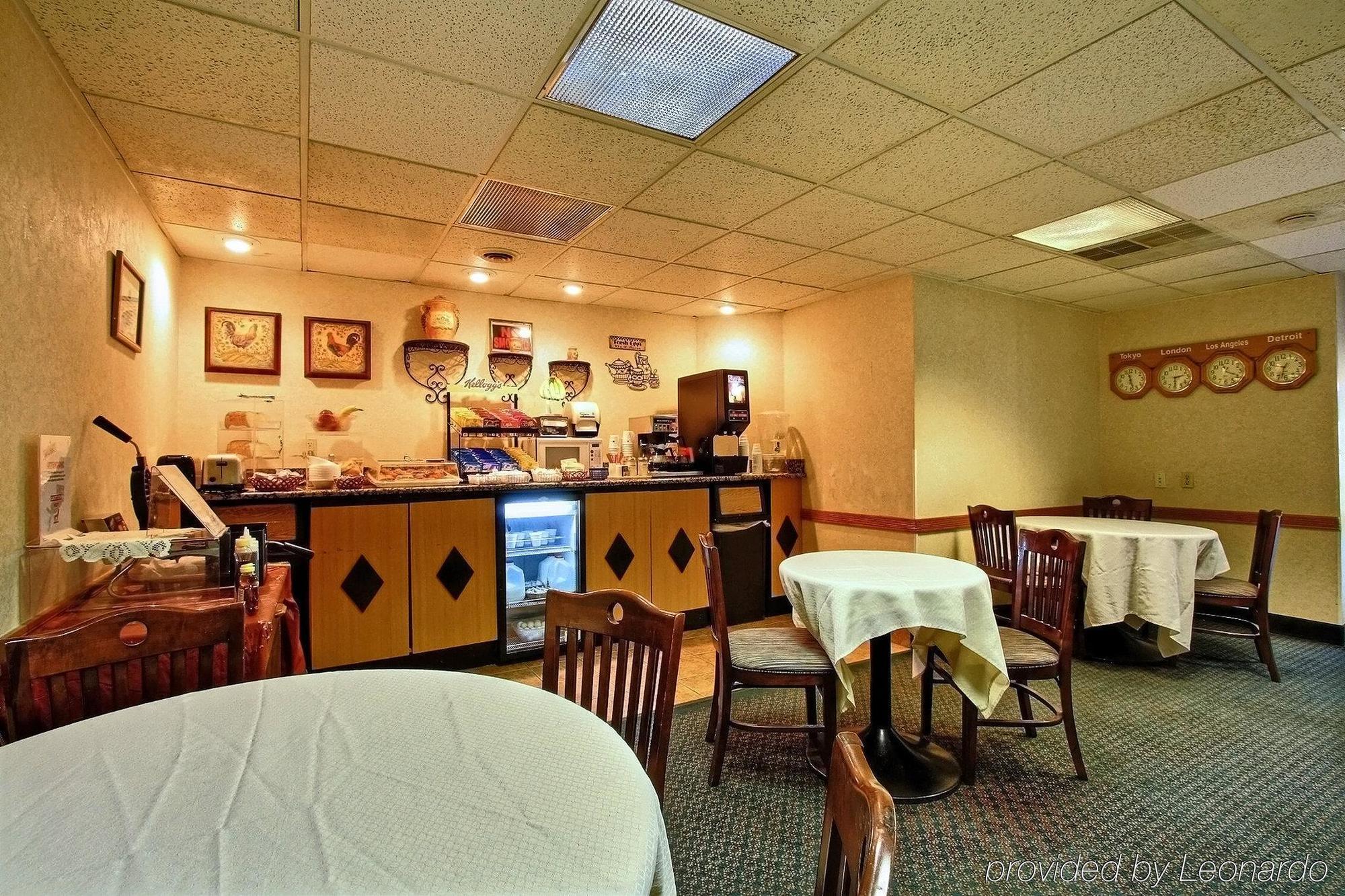 Days Inn & Suites By Wyndham Madison Heights Mi מסעדה תמונה