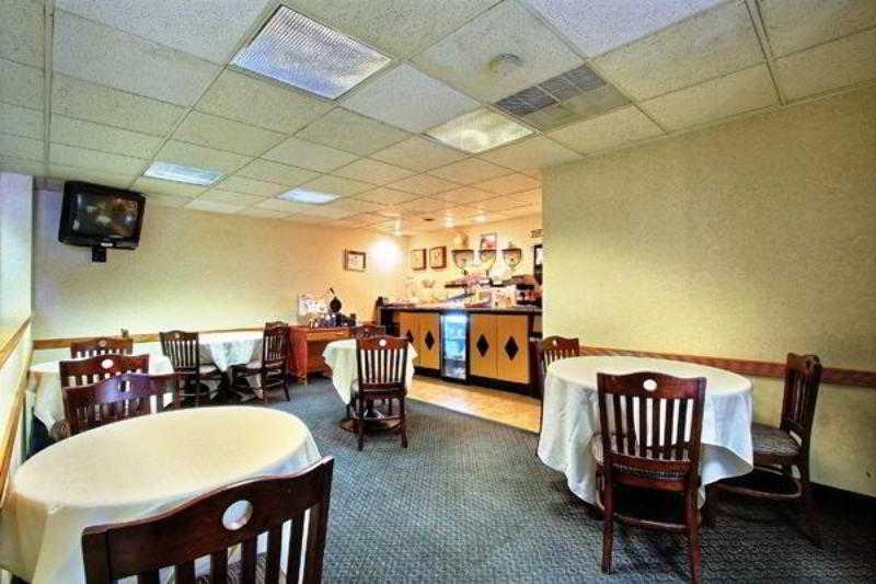 Days Inn & Suites By Wyndham Madison Heights Mi מראה חיצוני תמונה