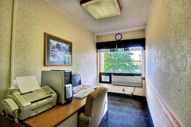 Days Inn & Suites By Wyndham Madison Heights Mi מתקנים תמונה